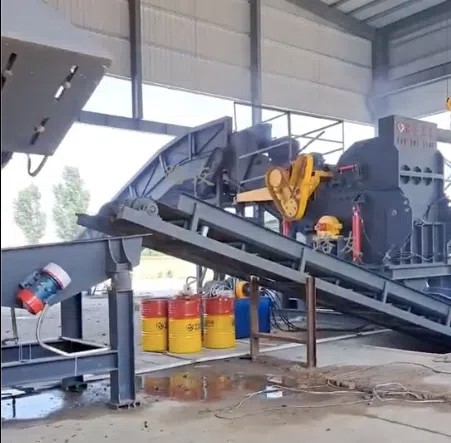 450型破碎機進(jìn)料口寬度1.6米寬度滿足日常物料