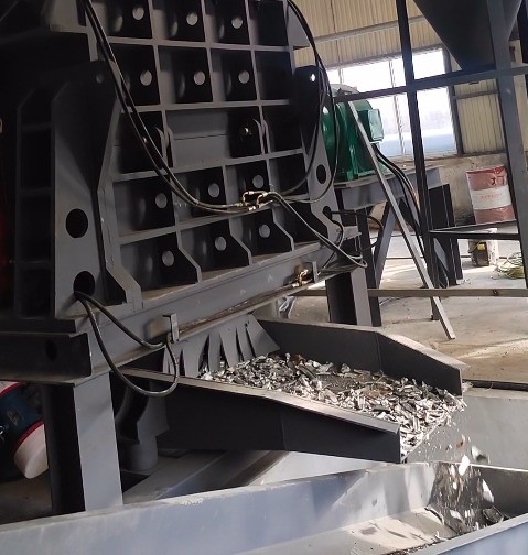 說一千道一萬不如自己看一看，前方發(fā)來喜報(bào)路友廢鋁破碎機(jī)在本地又一臺(tái)安裝完畢。