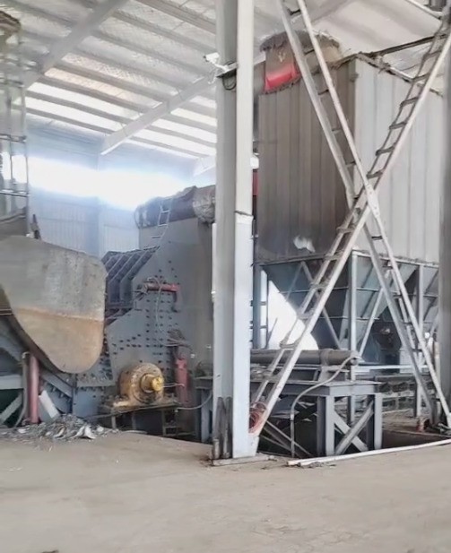 服務(wù)于客戶多年的路友汽車殼破碎機(jī)，不論動(dòng)力還是產(chǎn)能都宛如新機(jī)