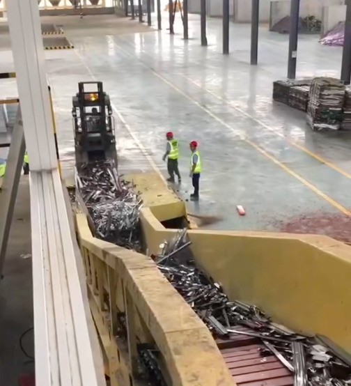 湖北鋁廠購(gòu)入了7年的路友破碎機(jī)