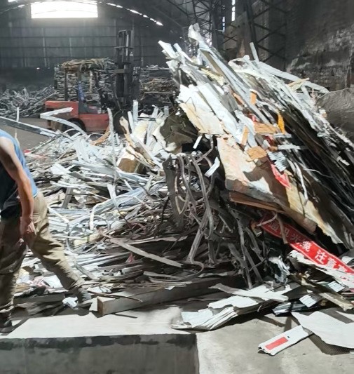 路友廢鋁破碎機(jī)好上手，好出料，好漂亮