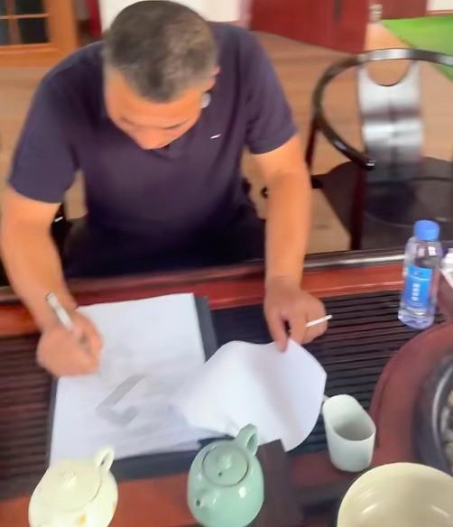 恭喜山東的老板簽訂路友金屬破碎線，祝老板生意越做越大，爭(zhēng)取來(lái)年加設(shè)備 棒。