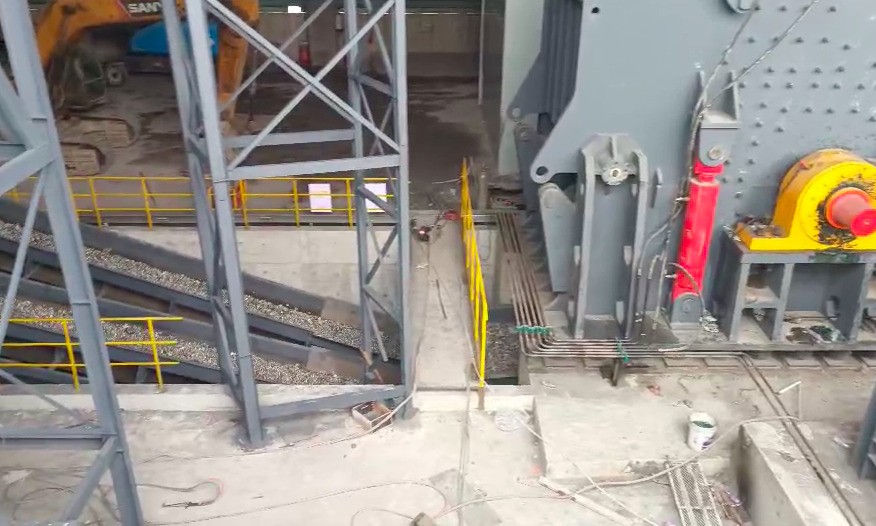 “大型廢鋼處理加工裝備 ——6000 型破碎機(jī)”