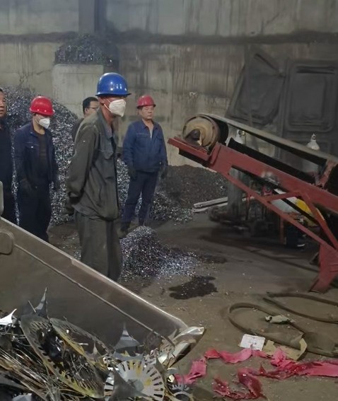 小型機(jī)試機(jī)現(xiàn)場